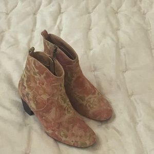 Sbicca Floral Suede Ankle Booties Size 8